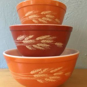 Pyrex Autumn Harvest Orange/Red Mixing Bowls x 3